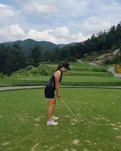 Take notes. 📝 6x LPGA winner So Yeon Ryu has the type of swing you might want to emulate. Drop a gif that describes So Yeon's swing 👇 | LPGA