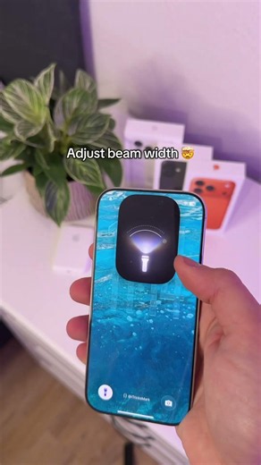 Regular iPhone VS Pro iPhone 🔦