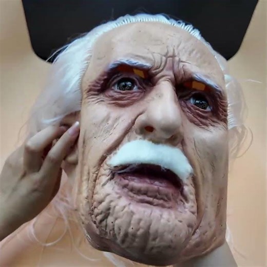 " Look for Party! This Old Man Mask is Too Cool