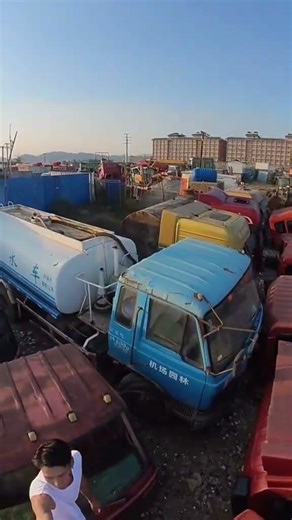 脚下路没有人替你决定方向，心中的梦没有人替你去完成，你若想得到这世间最好的东西，就先让世界看到最好的你#00后 #昭通二手驾驶室 #报废车回收拆解 #东风天锦驾驶室