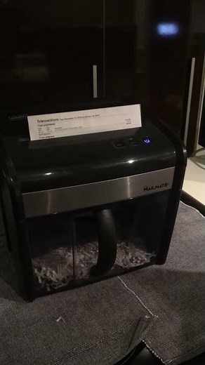 Staples Mailmate paper shredder