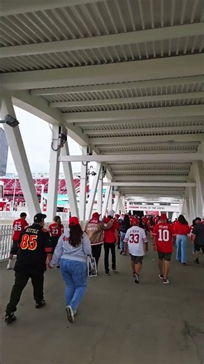 tunnel 49ers chant