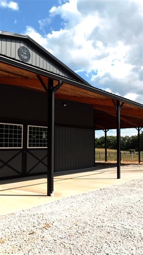 🌾 90 Acres of Opportunity in Alton, IL! 🐄 Just minutes from town, this well-designed cattle farm has it all—fenced pastures, alleyways, automatic waterers, feed bunks, hay fields, and multiple outbuildings. The main barn is over 5,000 sq ft with storage, a kitchenette, 2 bathrooms, living quarters, plus a huge wraparound awning. You’ll also find a hoop barn perfect for hay or equipment storage. Conveniently located near I-255 and Homer Adams Parkway, you’ll enjoy the best of both worlds—peacef