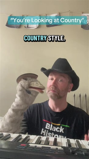 “You’re Looking at Country” (originally by Loretta Lynn—-she sang it on The Muppet Show) #ostrich #puppet #lorettalynn #countrymusic #yourelookingatcountry