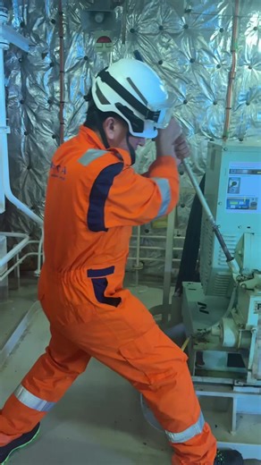 Emergency Generator Drill - Hydraulic System - Onboard emergency generator tests involve various methods checking starting systems (battery, hydraulic, spring) and ensuring they provide sufficient pressure/power for critical loads like fire pumps, focusing on weekly battery starts, monthly auto/manual runs, load acceptance, pressure/voltage levels, and fuel/oil/coolant conditions, all to meet SOLAS standards for reliable backup power during blackouts. DISCLAIMER: “JUST A SHORT CLIP AND QUICK TES