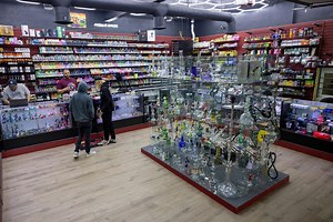 How middlemen funnel illegal Chinese vapes into the US