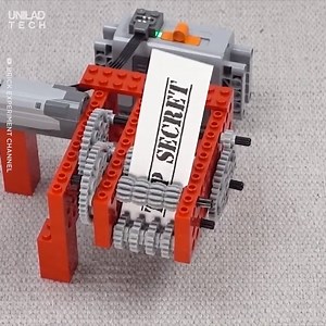 6.7M views · 10K reactions | Testing different gear setups for shredding paper. Lego is awesome  | UNILAD Tech | Facebook