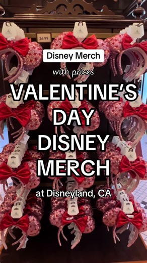 Wait til you see the @Spirit Jersey at the end 😍💕 @Disney Parks @Disney Style Mickey Ring: @Pura Vida