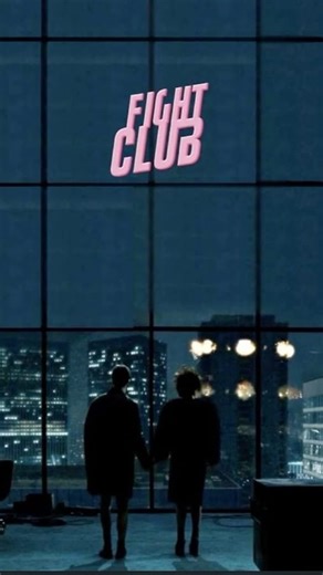 FİLM OTAĞI on Instagram: "Bazı sonlar… sessiz değildir. Fight Club 🎬 Film: Fight Club (1999) 🎥 Yönetmen: David Fincher 🎭 Tür: Dram, Gerilim, Psikolojik ⭐ Oyuncular: Brad Pitt, Edward Norton, Helena Bonham Carter 🌟 IMDb: 8.8/10 Geceleri uykusuzlukla boğuşan bir adam, hayatındaki boşluğu doldurmak isterken Tyler Durden’la karşılaşır ve her şey bir anda kontrolden çıkar. Kapitalizmin, kimlik kaybının ve modern dünyanın kaosunun eleştirildiği bu karanlık yolculuk, gizli bir dövüş kulübüyle başla