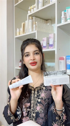 🌸𝐃𝐫. 𝐀𝐥𝐭𝐡𝐞𝐚 𝟑𝟒𝟓 𝐑𝐞𝐥𝐢𝐞𝐟 𝐂𝐫𝐞𝐚𝐦 – 𝐂𝐚𝐥𝐦. 𝐑𝐞𝐩𝐚𝐢𝐫. 𝐑𝐞𝐬𝐭𝐨𝐫𝐞. ব্রণের দাগ, লালচে ত্বক, স্কিনের জ্বালাভাব বা অয়েলি সেনসিটিভ ত্বকের জন্য খুঁজছেন ভরসাযোগ্য কেয়ার? 𝐃𝐫. 𝐀𝐥𝐭𝐡𝐞𝐚 𝟑𝟒𝟓 𝐑𝐞𝐥𝐢𝐞𝐟 𝐂𝐫𝐞𝐚𝐦 এখন পাওয়া যাচ্ছে ৩ ধাপের কার্যকরী সলিউশনে 🌸🌸 ✔️ 3 blemish-control actives ✔️ 4 moisture barrier boosters ✔️ 5 soothing botanical extracts Key Benefits: – রেডনেস ও জ্বালাভাব কমায় – হালকা গোলাপি দাগ ও ব্রণ পরবর্তী ক্ষত হালকা করে – স্কিনে হালকা, non-greasy ফি