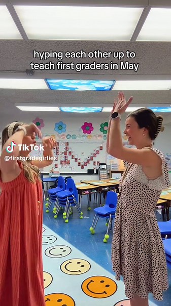 pre-teaching routine 💃 #fyp #foryou #foryoupage #summer #recess #teacherjokes #teacher #teacherlife #teachersoftiktok #teachersbelike #firstgrade #firstgradeteachers #ootd #teachersontiktok