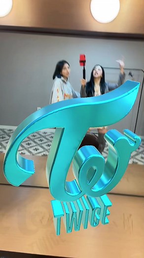 JIHYO&CHAEYOUNG's GIANT 3D TWICE Logo | Exclusive Interview