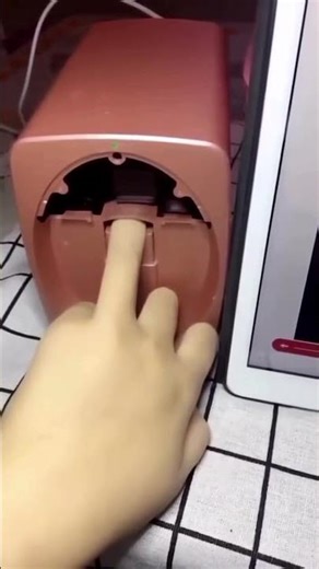 3D Printer Nails in Seconds! 💅 #NailTech #3DPrinting #NailArt