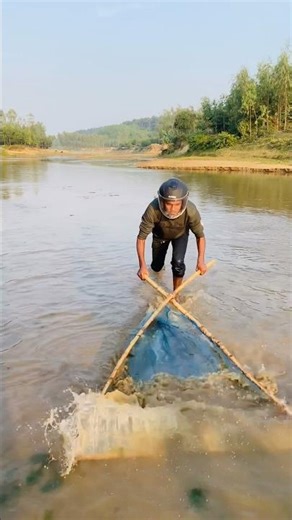 Amazing Push Net Fishing on a Steep Hillside