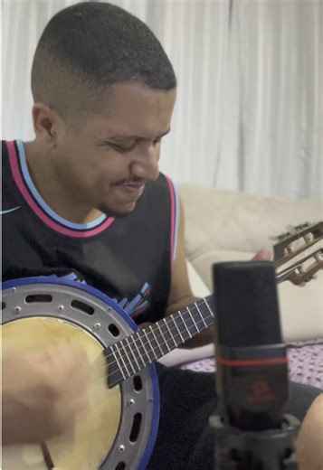 Exploring Banjo's Role in Samba Music