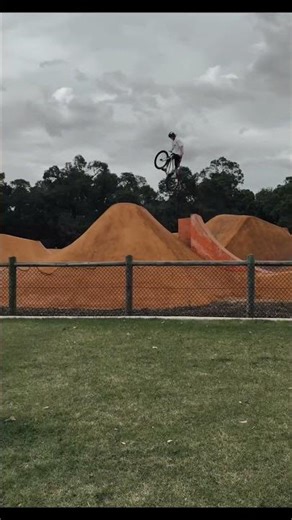 DIRT jUMPS!