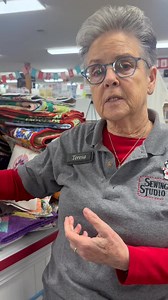 New Sample Sale Alert! ✨🚨 Join Teresa as she walks you through just a peek of our brand-new Sample Sale, featuring quilts, table runners, bags, and so much more! These are projects lovingly made here in the shop over the years, and now they’re ready to find a new home 🎁💕 Whether you need a thoughtful last-minute gift as a sewist or non-sewist, this sale is full of gems you won’t want to miss! 🌟👜 Even better? ❤️ A portion of all proceeds will be donated to Home Sweet Home Ministries, support