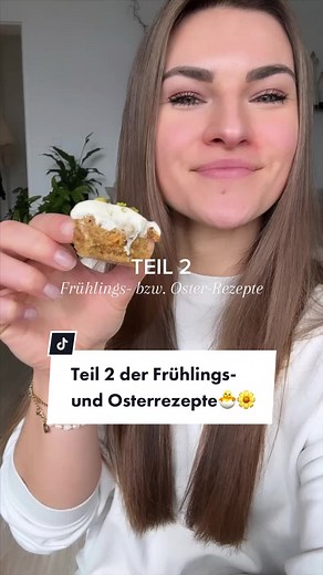 Teil 2 🌼🐣☀️😍 5 Minuten Rübli Muffins! Super einfach & schnell gemacht! Und sooo lecker und saftig! Ein MUST TRY Rezept! Zutaten für 5 Muffins 50g Haferflocken 25g Mandelmehl 25g Vanille Proteinpulver 1 EL Leinsamen 1 TL Backpulver 1 Karotte, fein gerieben 50g Apfelmark 1 Prise Zimt Wasser Mit der Gabel zu einem cremigen Teig vermengen, in Muffinförmchen füllen und ca. 2-3 Minuten in der Mikrowelle backen. Viel Freude mit dem Rezept! Teste es unbedingt mal! Getoppt hab ich sie mit Soja Quark,