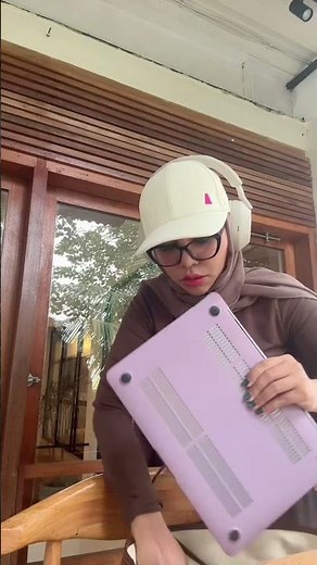 Jadi freelancer di Bali tuh capek dikit tinggal ngesot ke pantai! #kerjaremote #cariuangonline