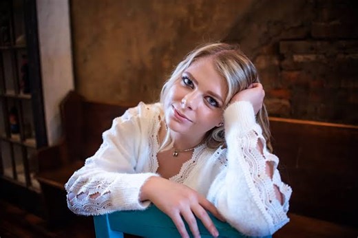 @Follower: Makenzie Phipps Interview by #NigelSharpe for Country Music News International Magazine & Radio Show - From Viral Whispers to Bold anthems: The Ascending Star of Makenzie Phipps - By #ChristianLamitschka for Country Music News International Magazine Musical talent, it seems, is deeply etched into the lineage of the captivating viral Country sensation, Makenzie Phipps. Following the resonant footsteps of her esteemed uncle, the accomplished Country music songwriter Ron Simons, Phipps h