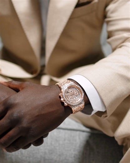 Inside Terence Crawford's Knockout Year: After toppling Canelo Álvarez in the fight of the year, the undefeated boxing champion has earned more than $100 million in the ring. Now 38, and with Warren Buffett in his corner, he is staring down the ultimate opponent—Father Time. Read the full story: https://www.forbes.com/sites/justinbirnbaum/2025/12/07/inside-terence-crawfords-knockout-year/?utm_campaign=ForbesMainFB&utm_source=ForbesMainFacebook&utm_medium=social | Forbes