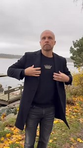 Viikonloppuna päästään irti 🔥 Perjantaina loppuunmyyty Vantaa, lauantaina Turun erikoiskeikka, parvekkeella vielä tilaa! Nähdään! | Juha Tapio