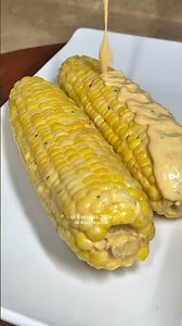Creamy corn on the cob detailed recipe on ig @eveyeatz