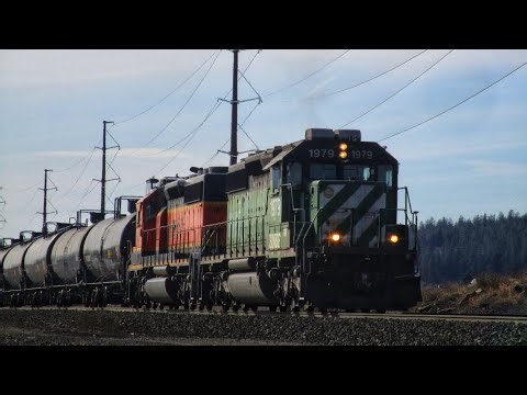 BNSF SD40-2 #1979 Throttles Up Eastbound Otis Orchards WA Railfanning