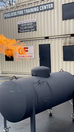 Simulated propane tank fire #firefighters #firefighters #livefire #livefiretraining #livefireinstructor | The Rescue Boss