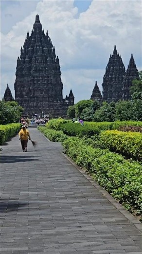 🏹🛕Archery at Prambanan Temple in Yogyakarta Java Indonesia! 🇮🇩