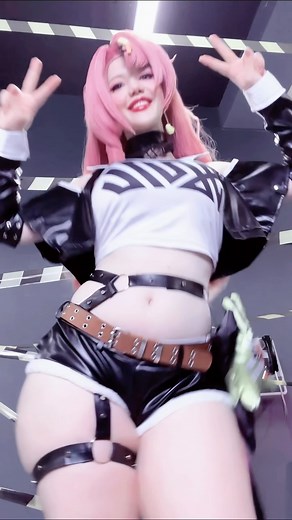 Lada Lyumos ✂️ on Instagram: "Up close, then down low… Nicole’s got your attention now 👀💋 Would you have Nicole in your team? #zenlesszonezero #nicoledemara #zzz #nicolecosplay #nicoledemaracosplay #zzzcosplay #cunninghares #cosplaylife #cosplaymodel #cosplayer #cosplay_style #kawaiicosplay #cosplaygirl #videogames #anime #animecosplayer #hoyoverse #mihoyo"