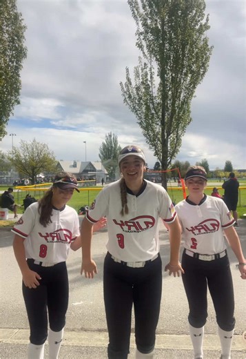 haha do u like the sound choice? @Ella @Maddie ☾ #swing #softball #sucker #bronweniscool #letsgo