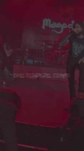 Leo y Mägo de Oz nos han dejado colaboraciones legendarias como esta. La Cruz de Santiago (2015) - Mägo de Oz y Leo Jiménez. @Leo Jimenez hace casi 10 años en La Riviera con Mägo de Oz. #metal #magodeoz #leojimenez #parati #fyp