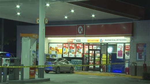 Longwood police officer shoots man at convenience store