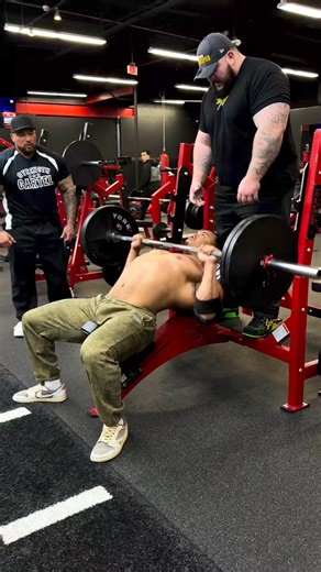 Larry Wheels 😱 Chest Workout 💪🏻 | Gym Lover's