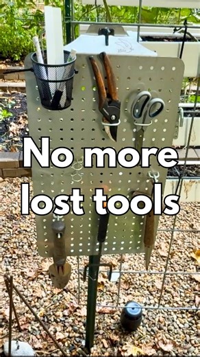 Organic & Regenerative Gardening and Compost - Amanda on Instagram: "Meet the Swift Panel, a revolution in keeping garden tools found. (@swiftblocker has done it again!) All you need is a T-post (not a U-post) and generic peg board hooks of your choice. The panel is 24”x14” and made of stainless steel to withstand the elements while keeping you organized. I personally leave my tools outside 100% of the time, and I never can find them. The Swift Panel keeps my tools right where I need them. You c