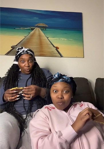 The chocolate so fireeeee !!! They should of made the filling thicker!! But it’s still good🔥🔥🔥 ! #fyp #viralvideo #foryoupage #msfyatee #viralvideos #foryoupage #niya #dubai🇦🇪 #dubaichocolate