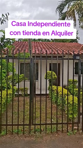 Casa Independiente en Alquiler con Tienda en Santa Cruz