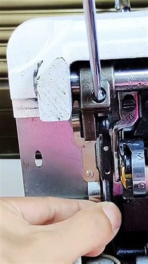Sewing machine timing 🤯😁#shortvideo #shortsfeed #sewingtips