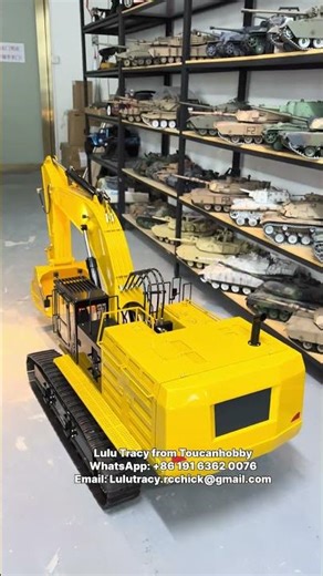 The 1/8 scale 390 excavator is a heavy beast