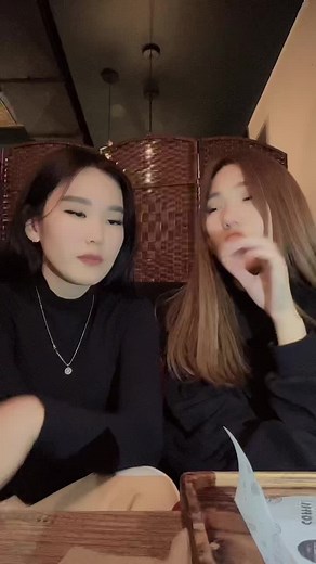 Engaging Restaurant Conversation and Gestures