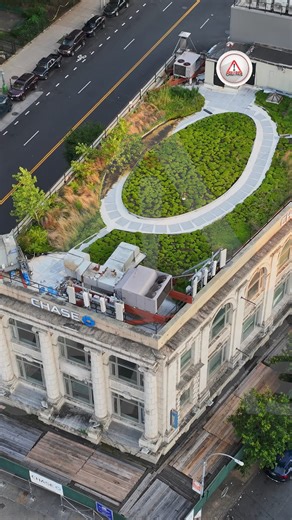 28K views · 89 reactions |  Azotea verde: Combate el impacto ambiental y ahorra en gastos de energía  ¿Sabías que una azotea verde puede atrapar hasta un kilogramo de CO2 al año y reducir el consumo de electricidad en tu hogar? Estas áreas verdes son una excelente opción para disminuir el impacto ambiental y mejorar la eficiencia energética.  #AzoteaVerde #AlertaChiapas #EficienciaEnergética #CuidadoDelMedioAmbiente | Alerta Chiapas Video | Facebook