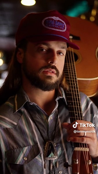 I’m her damned ole rodeo clown 🐴🤡 #newmusic #rodeo #countrymusic #cheyenne