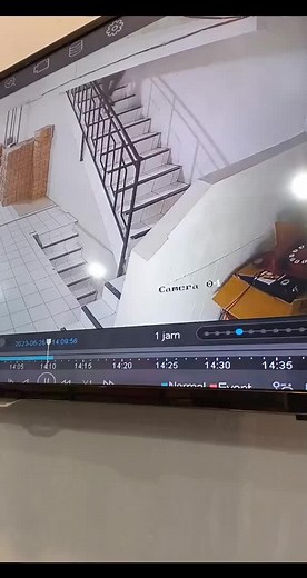 #glitchesinthematrix #glitchescaughtoncamera #glitchesoflife #glitching #glitchingloop #loop #infinite #infiniteglitch #fallasenlarealidad #lamatrix #fallasenlamatrix #matrix #paralleldimension