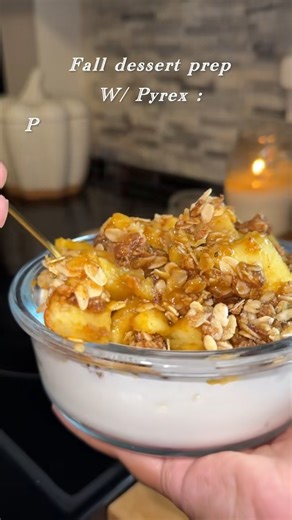 Holiday magic, baked in Pyrex. Discover your Pyrex fav here --> https://pyrexhome.com/ #HomeOrganization #FoodStorageSolutions #MealPrepMadeEasy #FamilyLife #MomLife #ParentingTips #SmartStorage #pyrex #pyrexlove | Pyrex Home