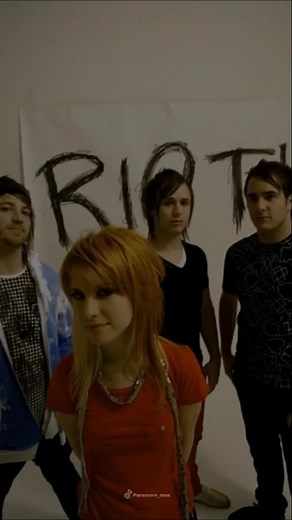 Hello Hello - Paramore Concert: Hayley Williams, Taylor York, Zac Farro