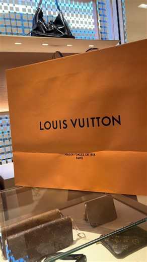 My Belated Graduation Gift from Parents: A Louis Vuitton