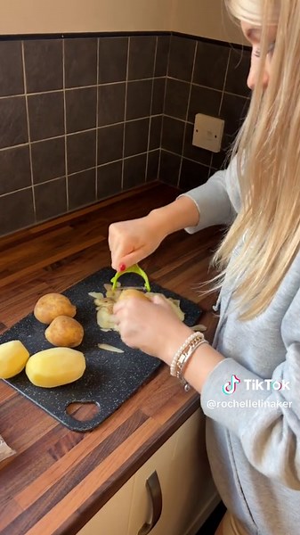 Homemade Meat and Potato Pie Recipe