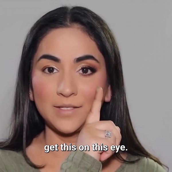 Best way to apply eyeshadow to hooded eyes