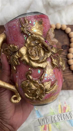 Full tutorial posts tomorrow in my mentorship group! Thank you all so much for your patience while I was sick. The flu is no joke this year! 😭🤣 Spots to join my Mentorship Group re-open May 1st! Mark your calendars! #tumblermaker #valentinesday #glittertumblers #glitter #resinart